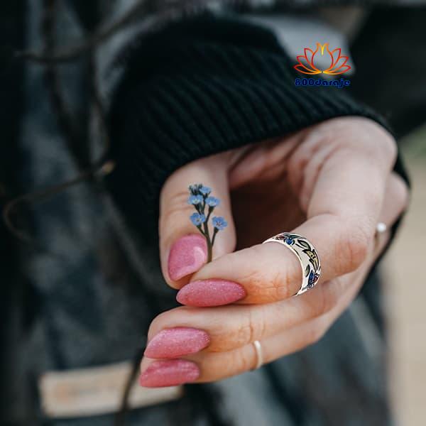 انگشتر میناکاری و خواص آن بر روی پوست