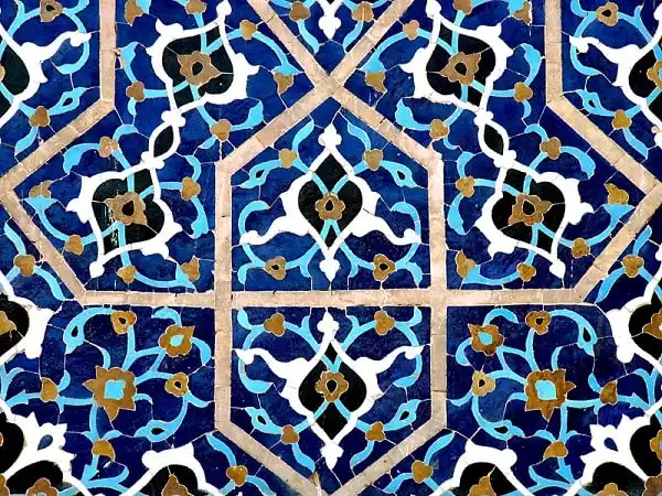 کاشی کاری مساجد نیز یکی از هنرهای برجسته اصفهان