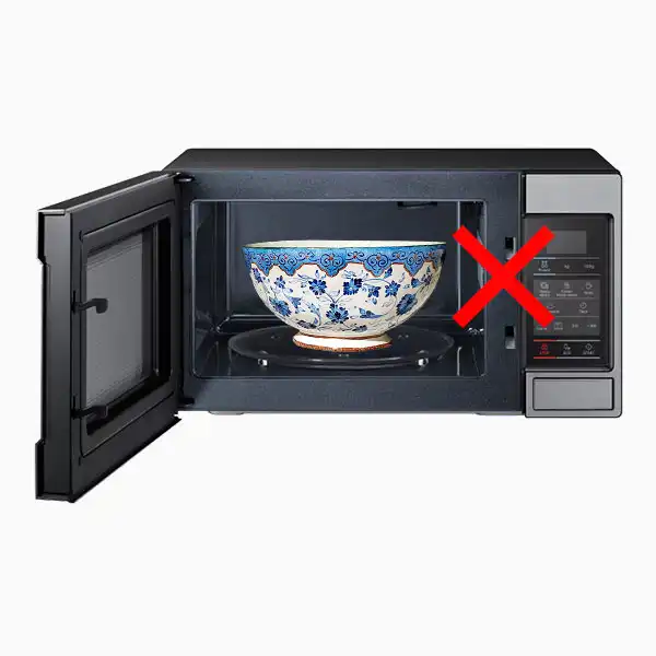 عدم استفاده از محصولات میناکاری در ماکروویو