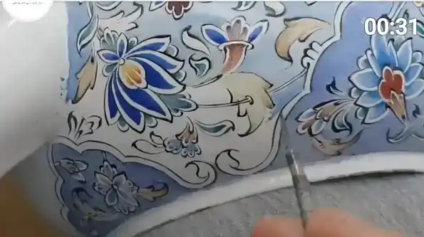 رنگ آمیزی و قلم گیری در میناکاری