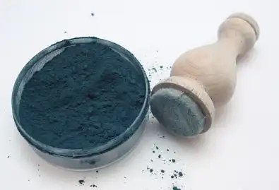 پودر زغال برای انتقال طرح از روی کاغذ به روی مس لعاب دار