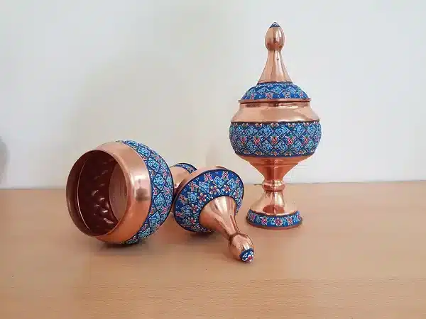 میناکاری روی ظروف مسی با تکنیک مس و پرداز
