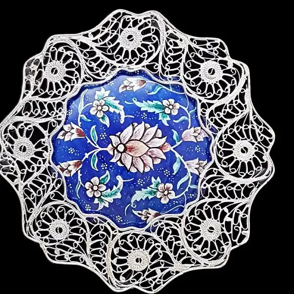 میناکاری روی نقره یا مینای ملیله