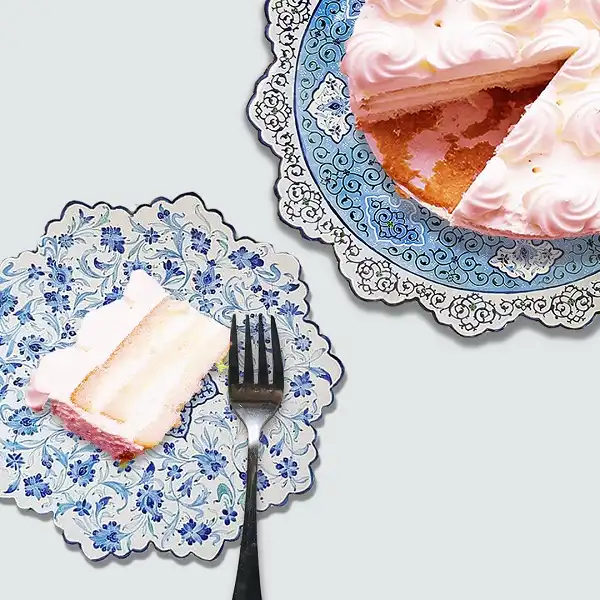 بشقاب میناکاری اصفهان با سایز مناسب و کاملا کاربردی برای سرو کیک