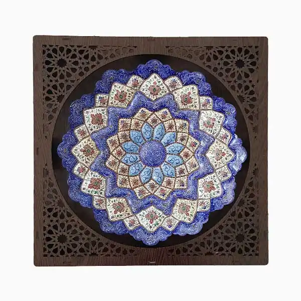 بشقاب میناکاری 25 سانتی‌متری با قاب چوبی