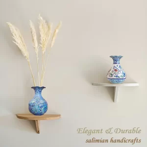 گلدان میناکاری دست‌ساز با طرح‌های سنتی ایرانی، انتخابی زیبا برای دکوراسیون منزل با رنگ‌های فیروزه‌ای و آبی