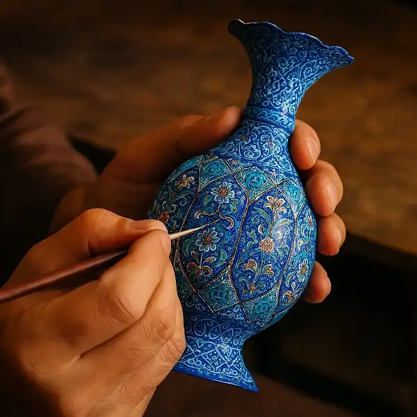 میناکاری روی گلدان